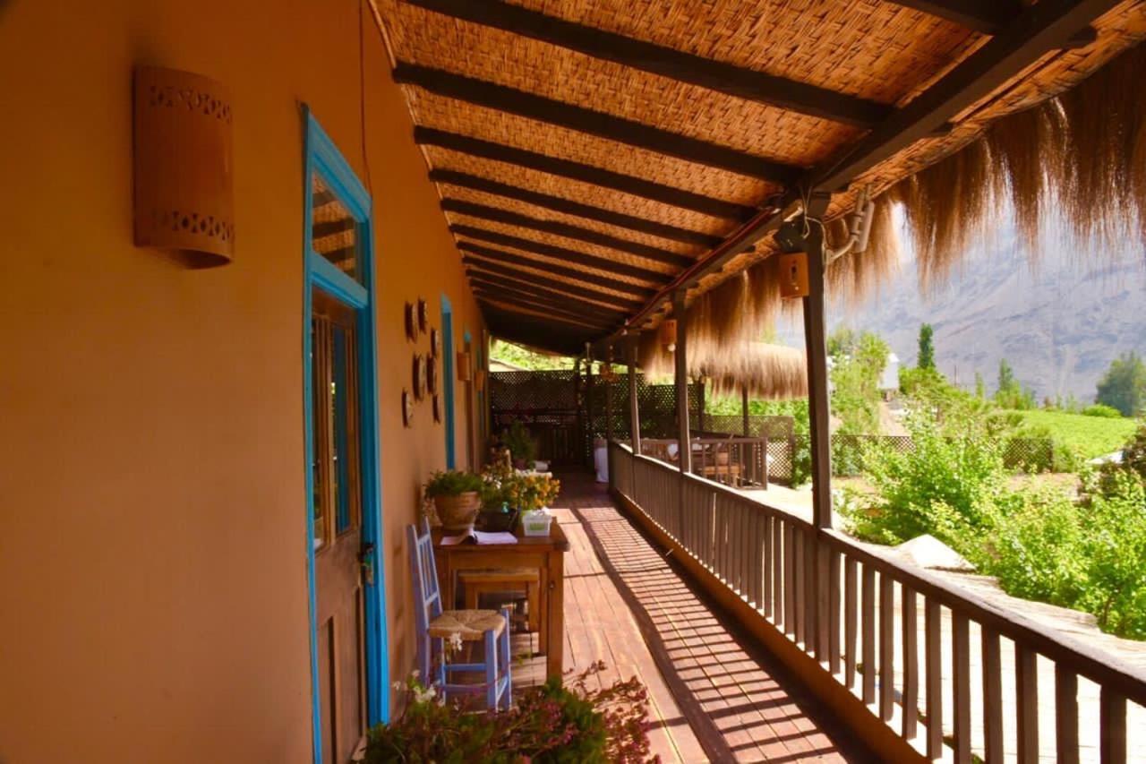 Refugio Misterios Del Elqui Bed & Breakfast Pisco Elqui Ngoại thất bức ảnh